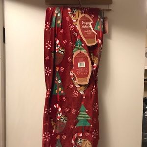 Crestmills holiday blanket